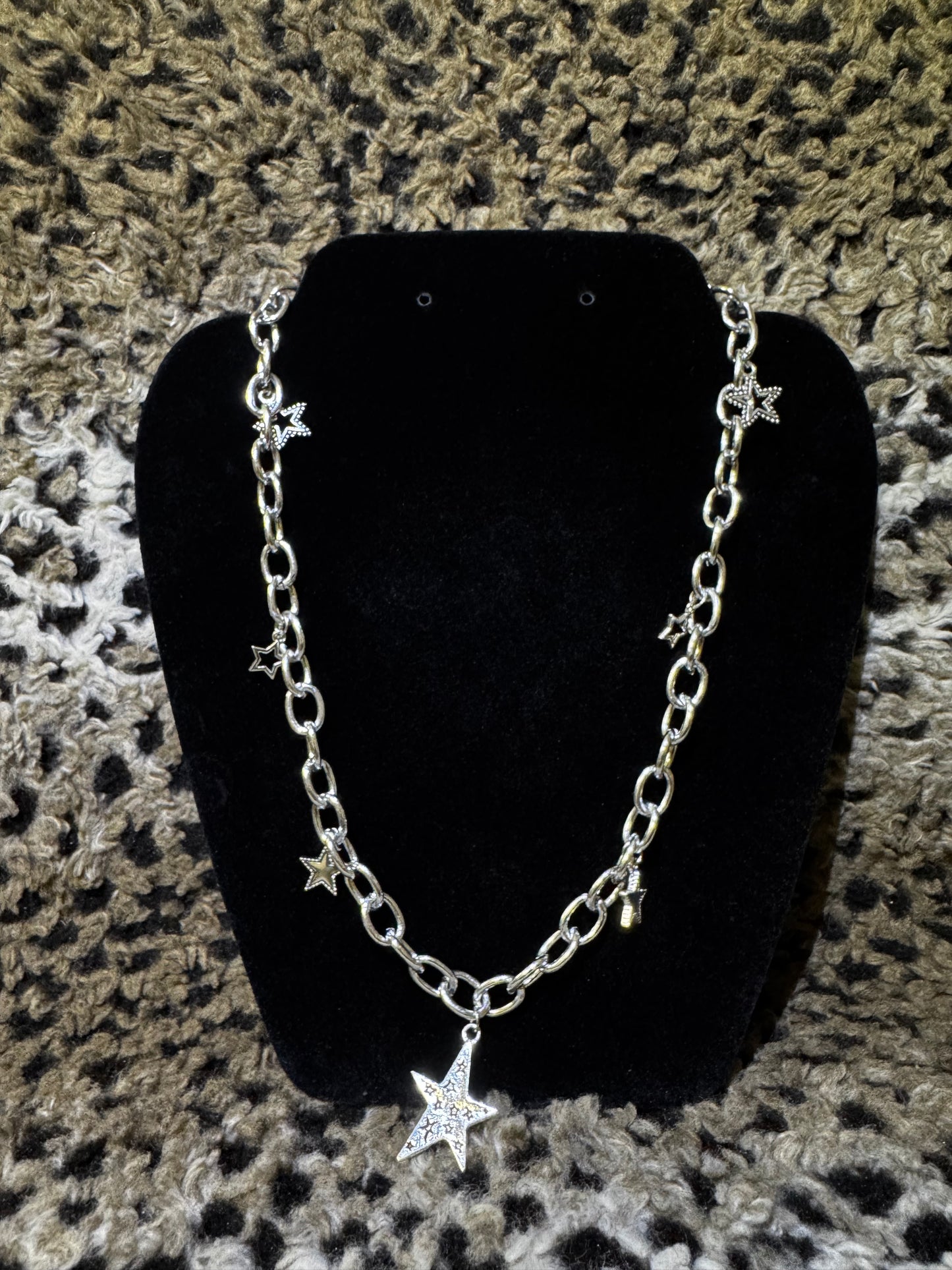 STARSTRUCK NECKLACE